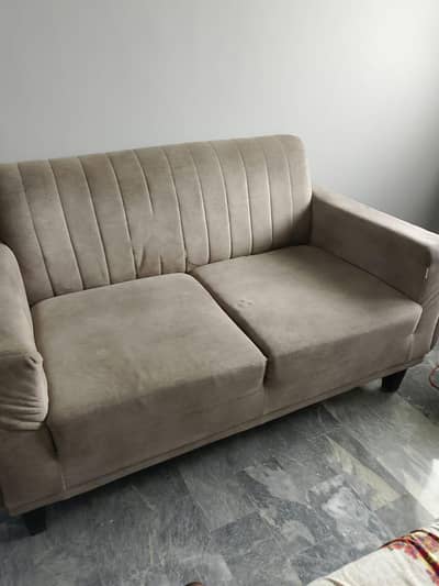 five siter good condition  molly foam sofa set