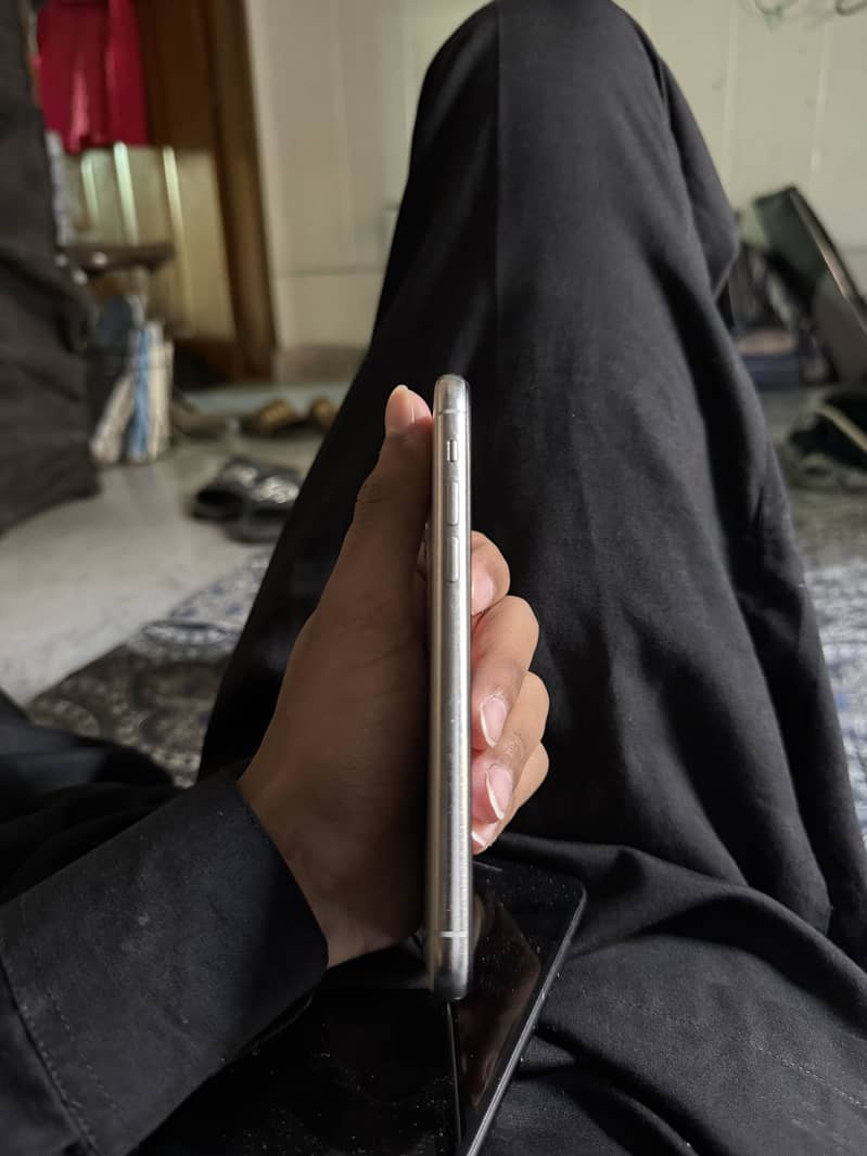iphone 11 pro 2
