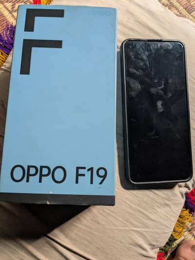 oppo f19 6 /128  pta approved box available