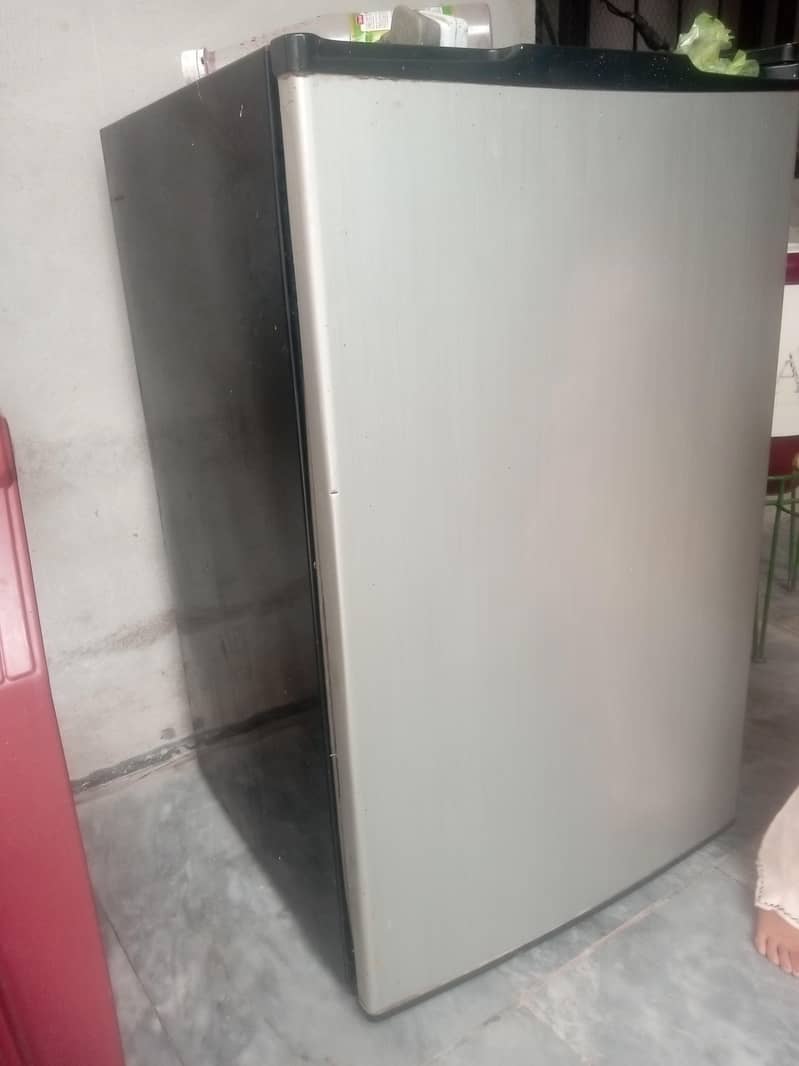 small frige 0