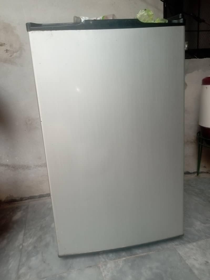 small frige 1