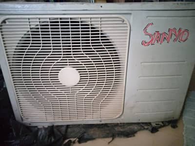 SANYO (MADE IN JAPAN] 1.5 Ton Outer Only for Sale