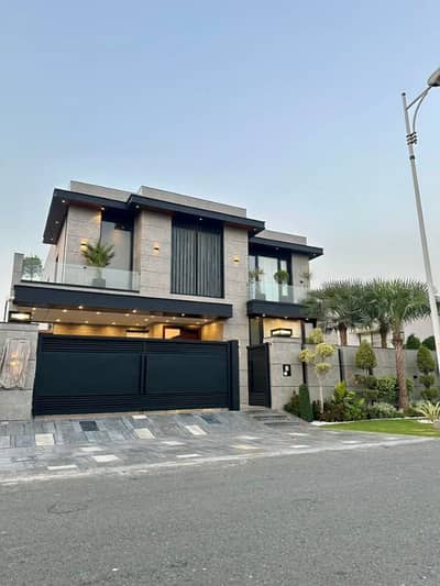 Fully Furnished 1 Kanal Adorable Bungalow On Top Location For Sale In DHA Phase 6 Lahore