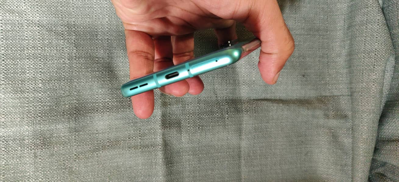 One Plus 8 Pro 6