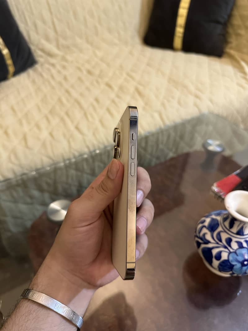 IPHONE 14 PRO JV 2