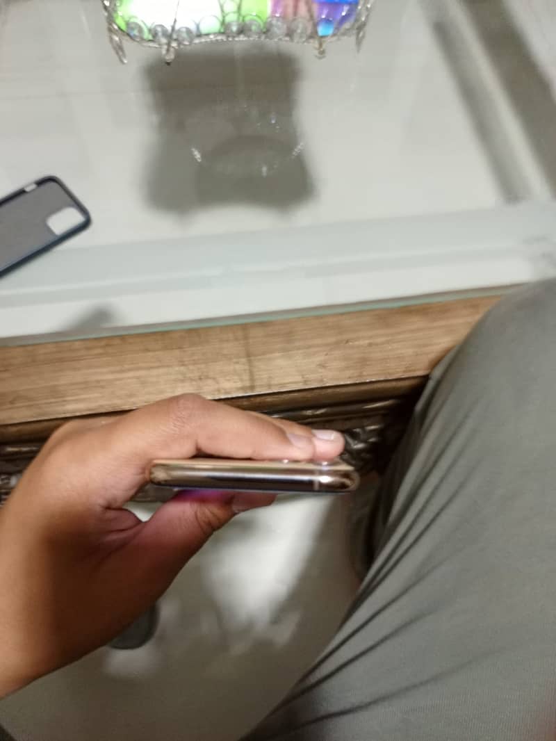 Apple iPhone 11 Pro JV 0