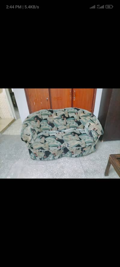 Used seven seater+ center table