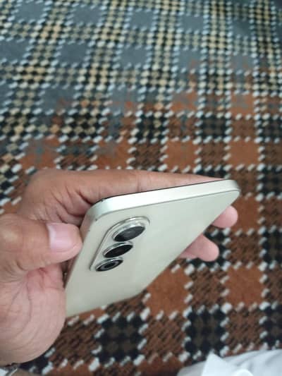 Itel s25 6/128 white colour
