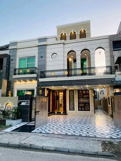 10 Marla Luxury Lower Portion is Available for Rent in Bahria Town Lahore