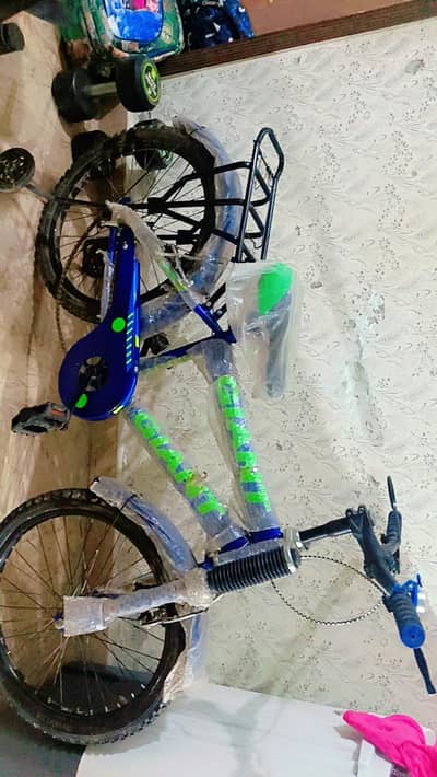 16 inch bicycle like new for 6 to 8 years kids