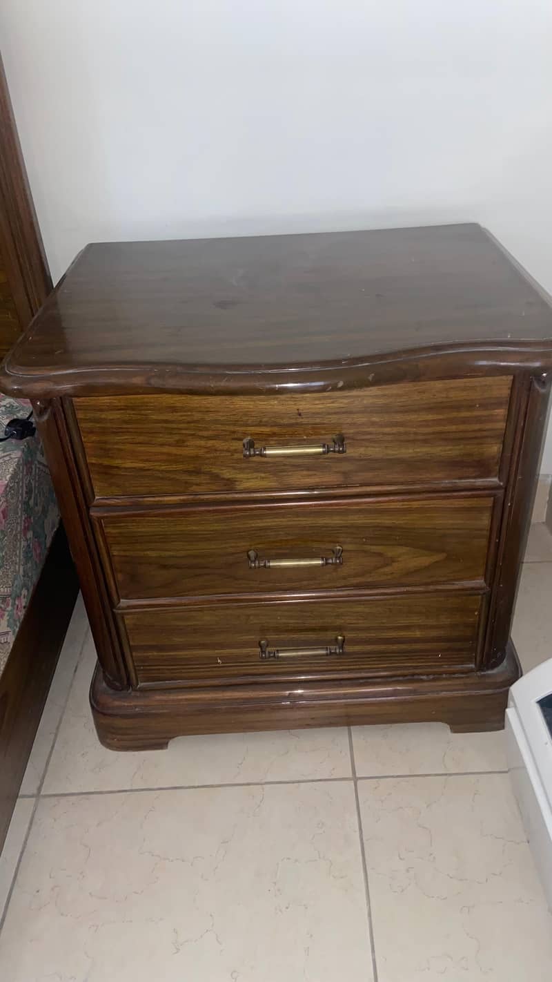 2 Single beds and a side table 1