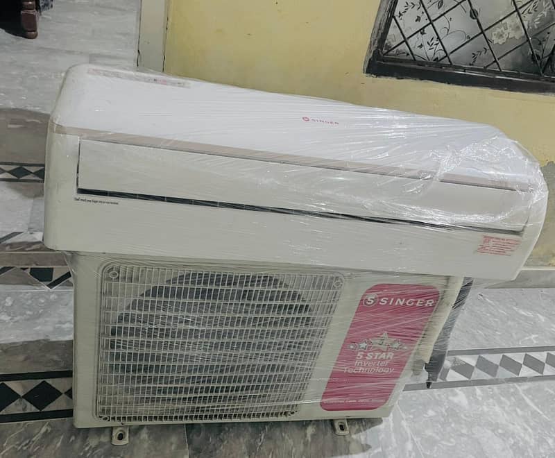 Singer Ac 1