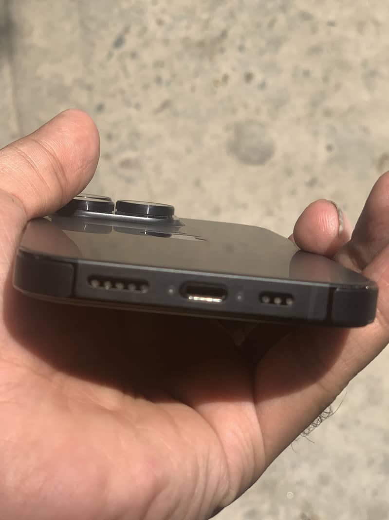 iPHONE 14pro (128GB MEMORY) 4