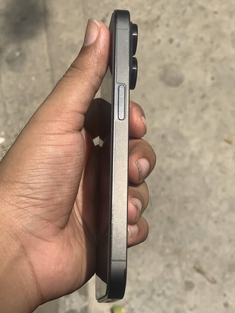 iPHONE 14pro (128GB MEMORY) 6
