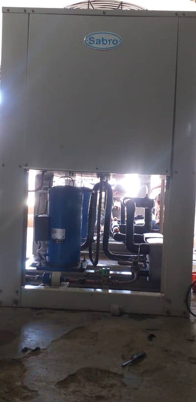 Air cooled chiller used just like new condition 10/10