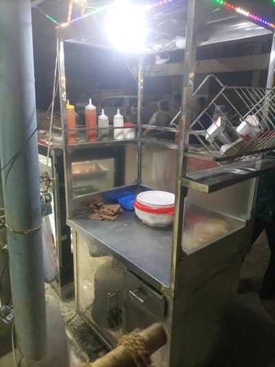 french fries/burger/roll/ counter/stall/food stall/food counter