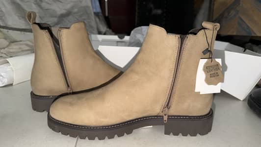 Lama boots