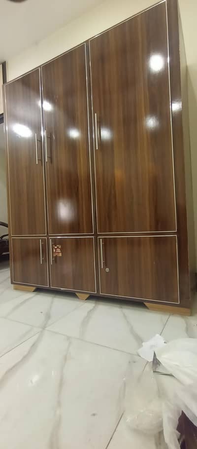 Just Like New Wooden Wardrobe Almari 3 Doors