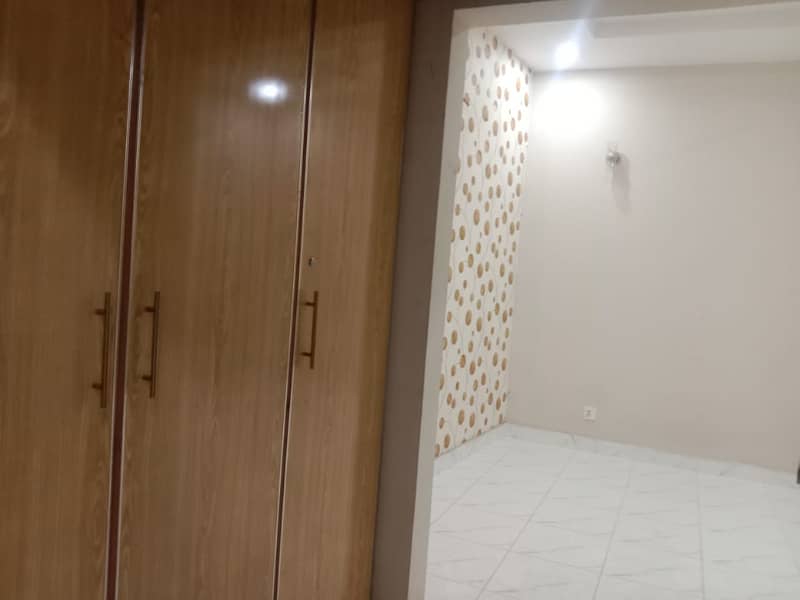 FLAT FOR RENT 6
