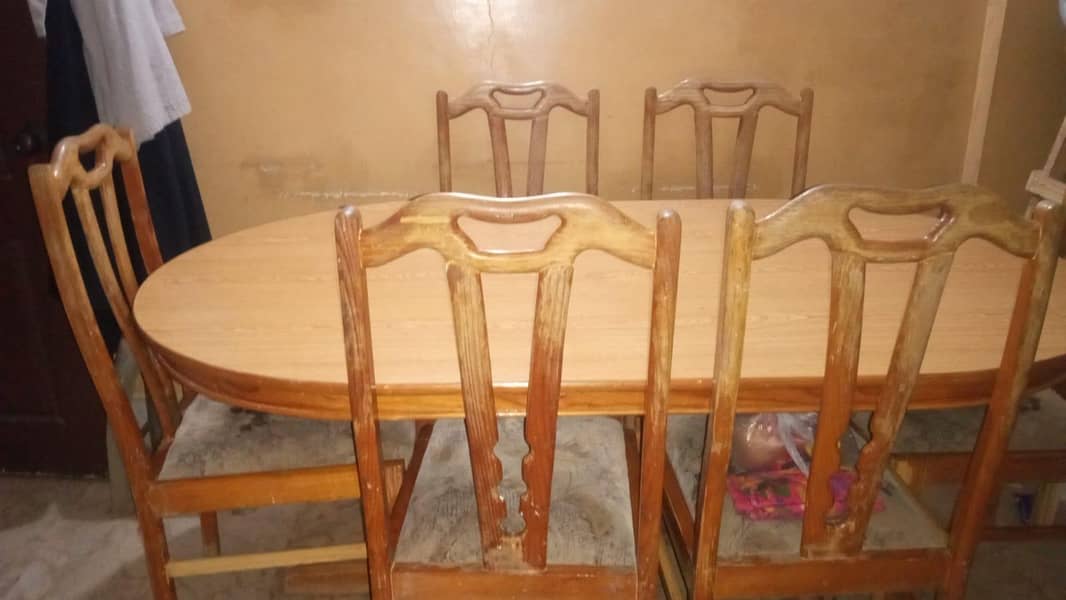 Dining table 0