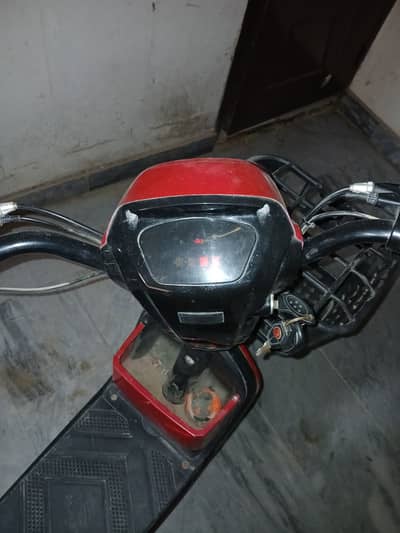 Electric scooty YJ Future