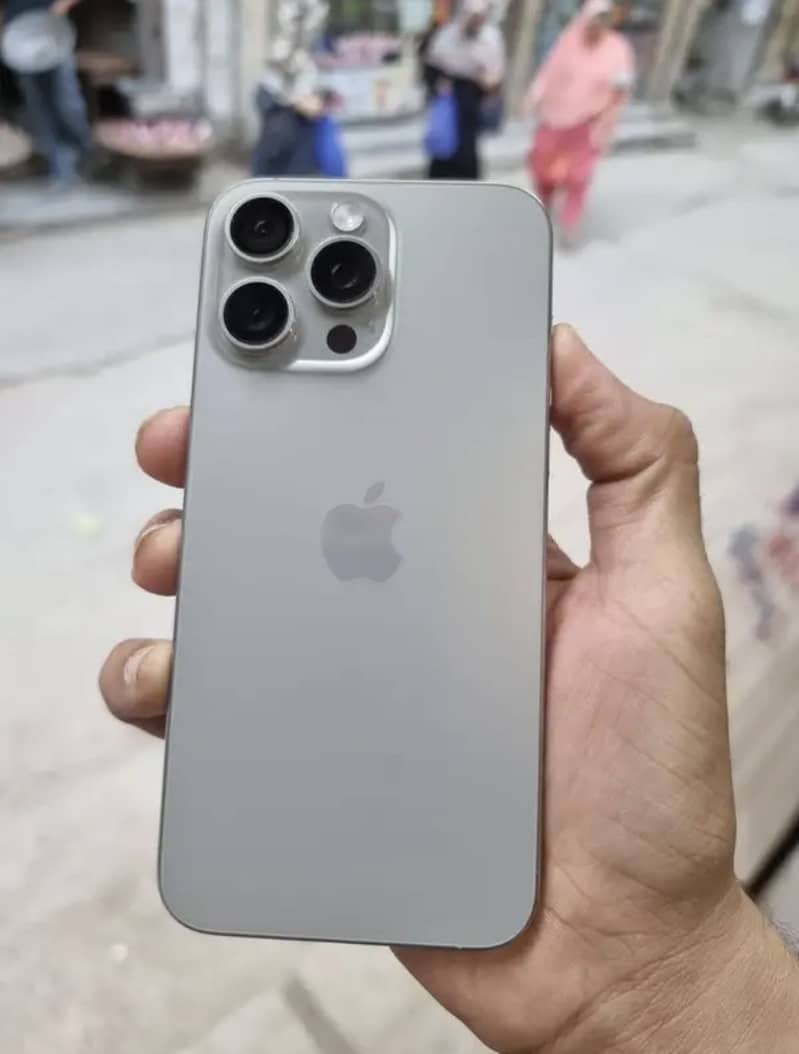 iPhone 15 Pro Max 0