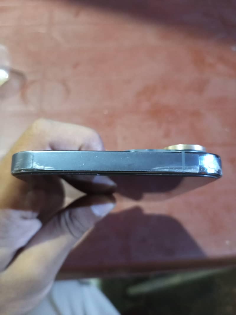 IPHONE 13 PRO MAX 4