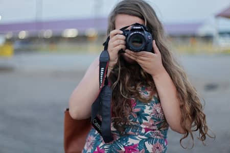 photography urgent female required