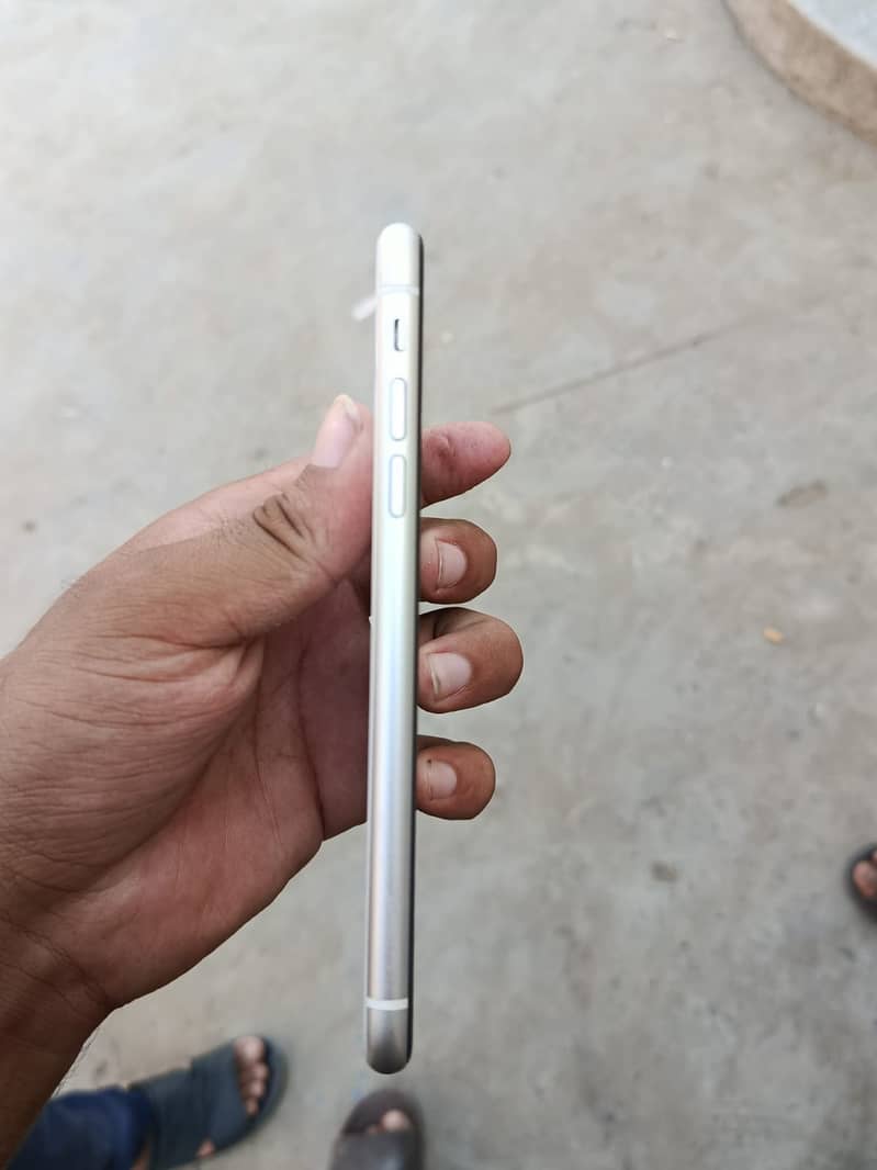 Apple iPhone 11 2