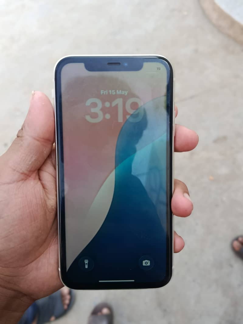 Apple iPhone 11 3