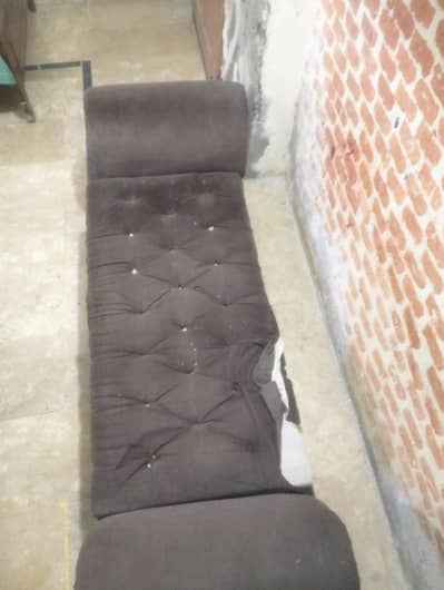 1 Sofa which can bebopened