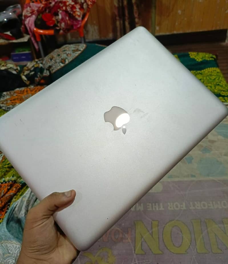 MacBook pro 2012 0