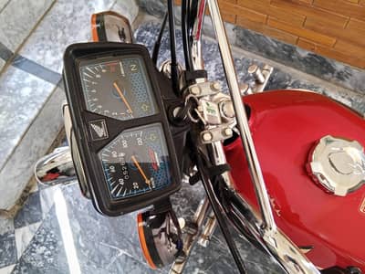 Honda CG 125. Genuine condition and smooth ride.