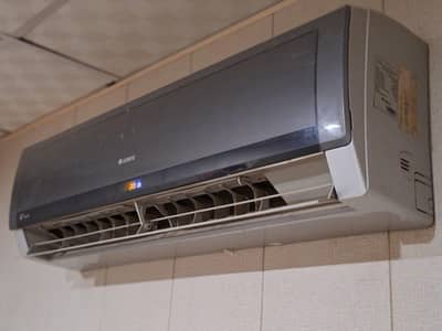 Gree Inverter AC 1.5 Ton 3 Years No issue all ok