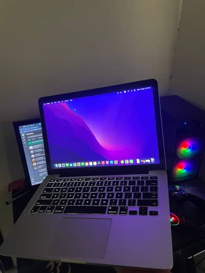 Macbook pro (2015) good condition