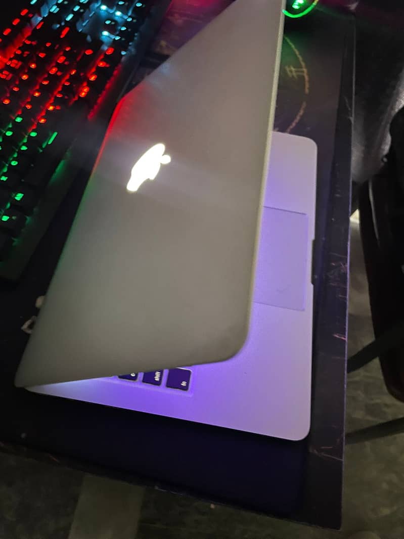Macbook pro (2015) good condition 5