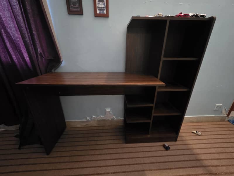 STUDYING TABLE 0