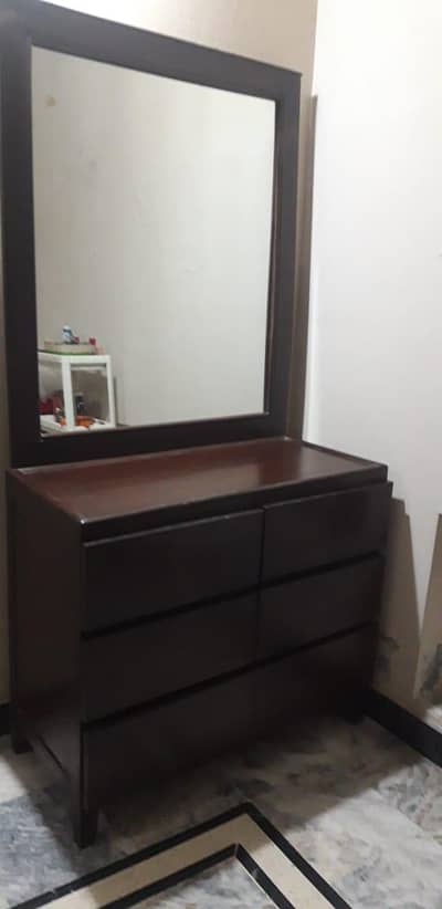 Dressing table
