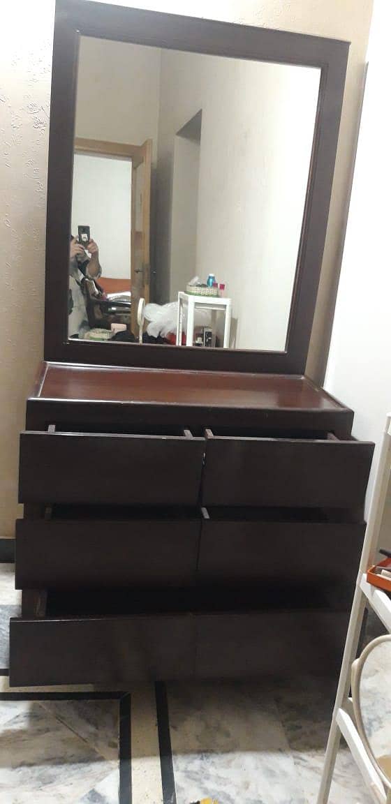Dressing table 1