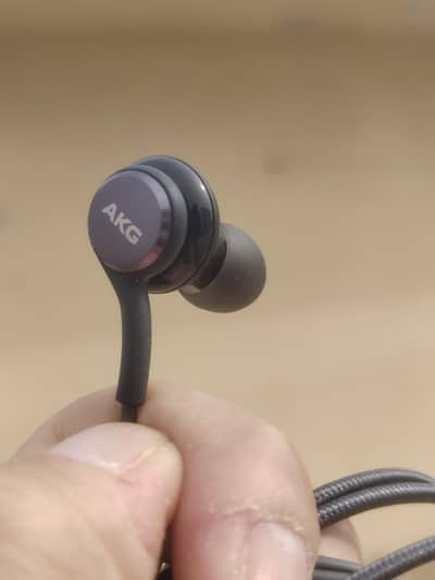 Akg earphones handfree