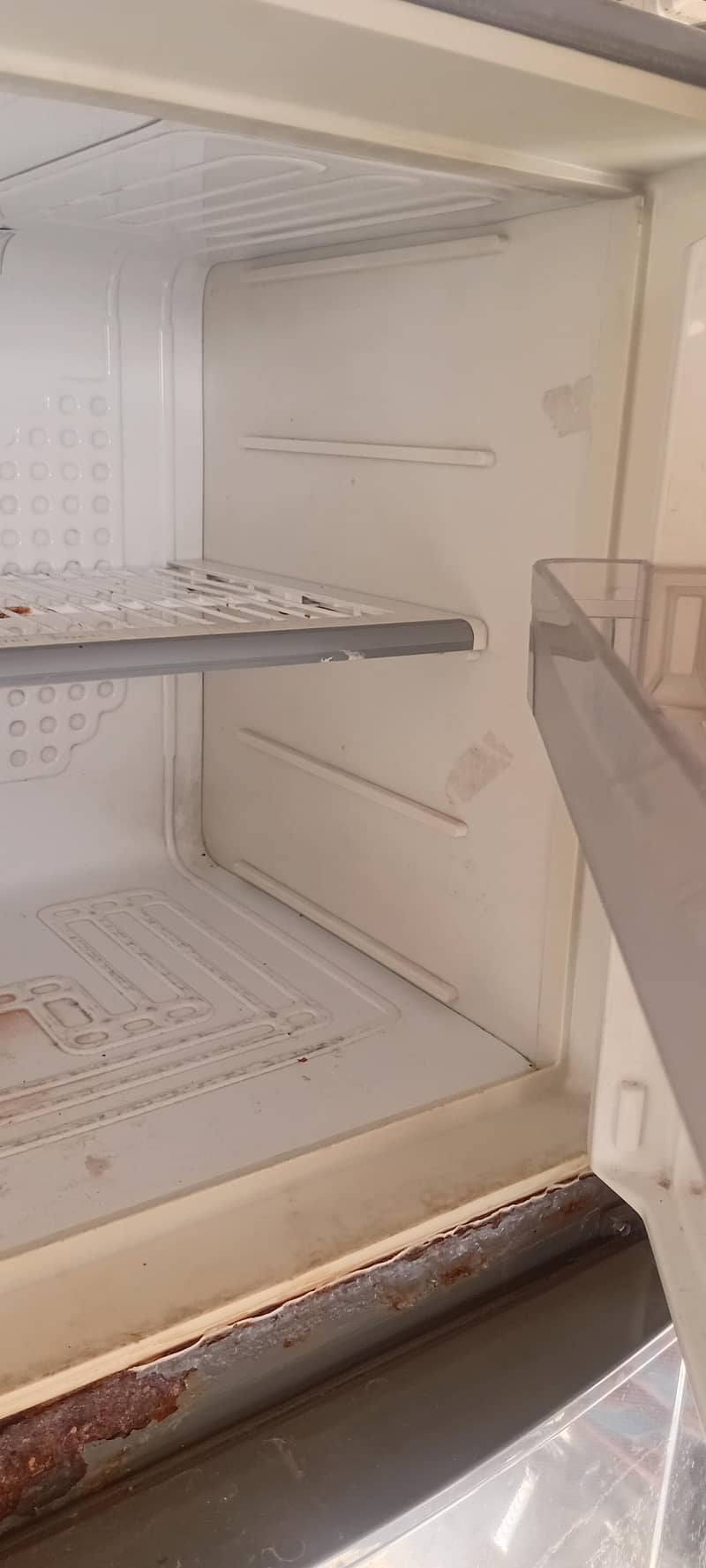 dawlance fridge 2