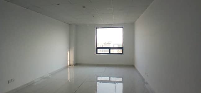 Prime Executive Offices 425 Square Feet Office Available For (SALE) In Gulberg 3 Lahore!