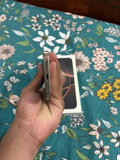 iPhone 16 Pro Max