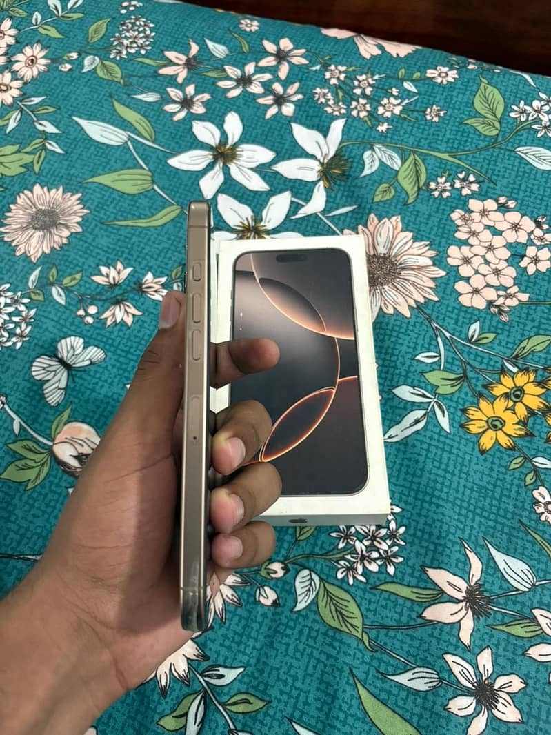 iPhone 16 Pro Max 3