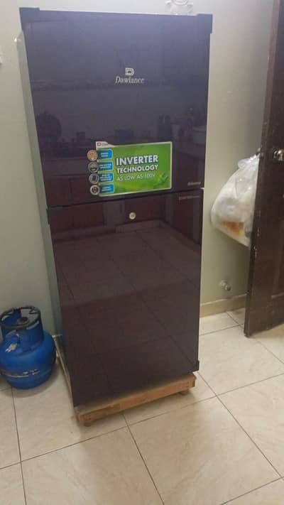 DAWLANCE REFRIGERATOR MODEL 9160LF.