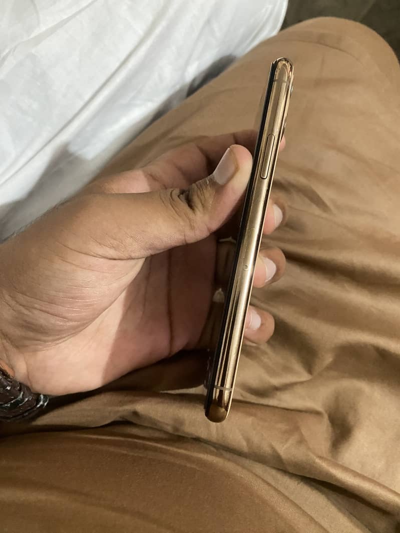 Iphone 11 pro 4