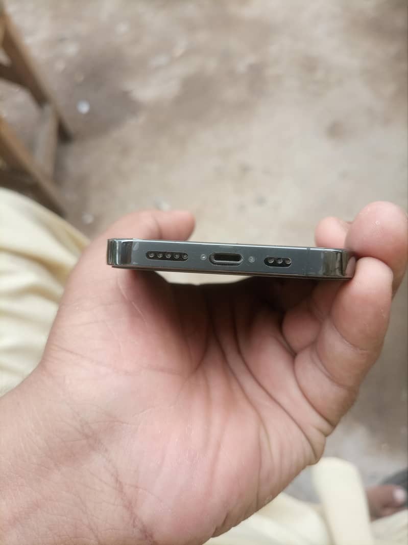 Iphone 13 pro JV 1