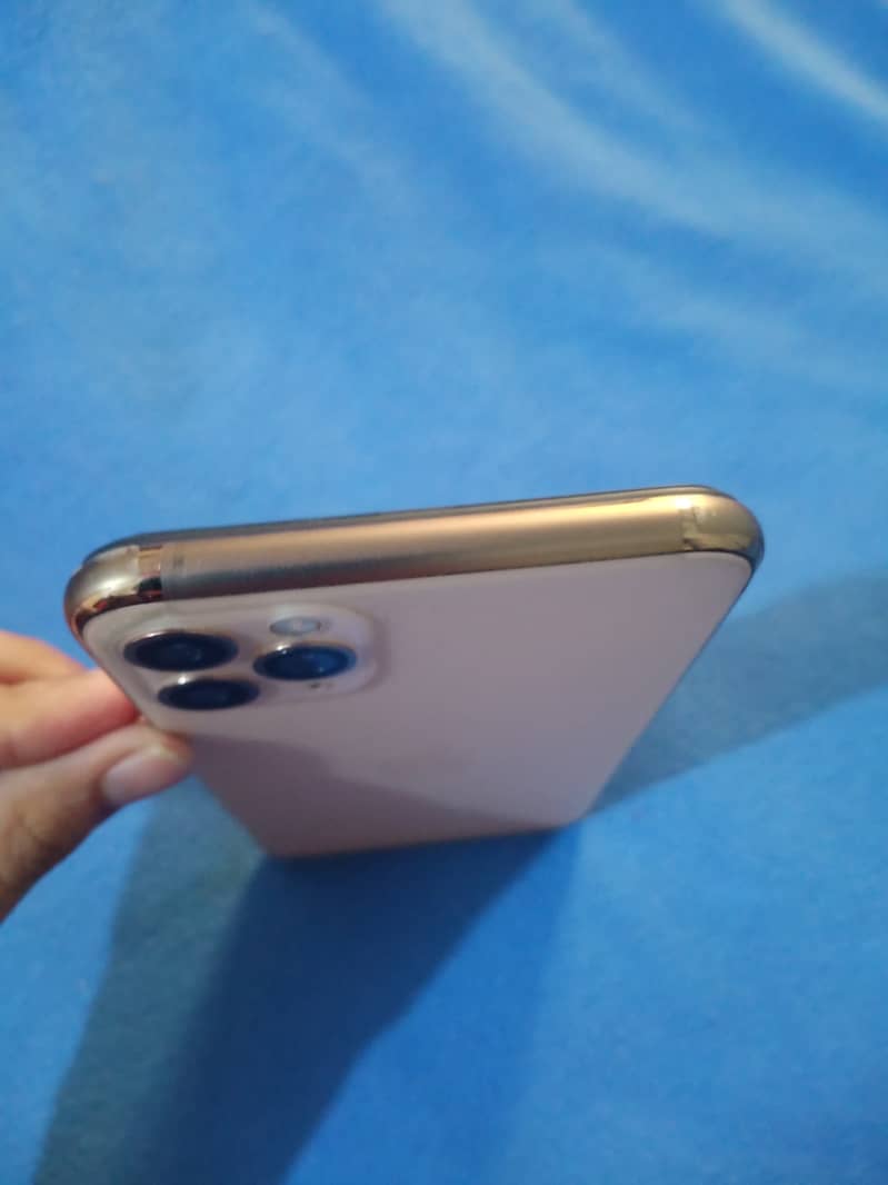iPhone 11 Pro Max 3