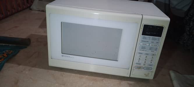 Venus microwave oven, Model No. VMO 3312