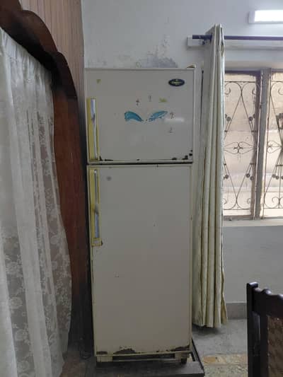 12 cubic feet refrigerator
